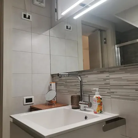דירה Komi House